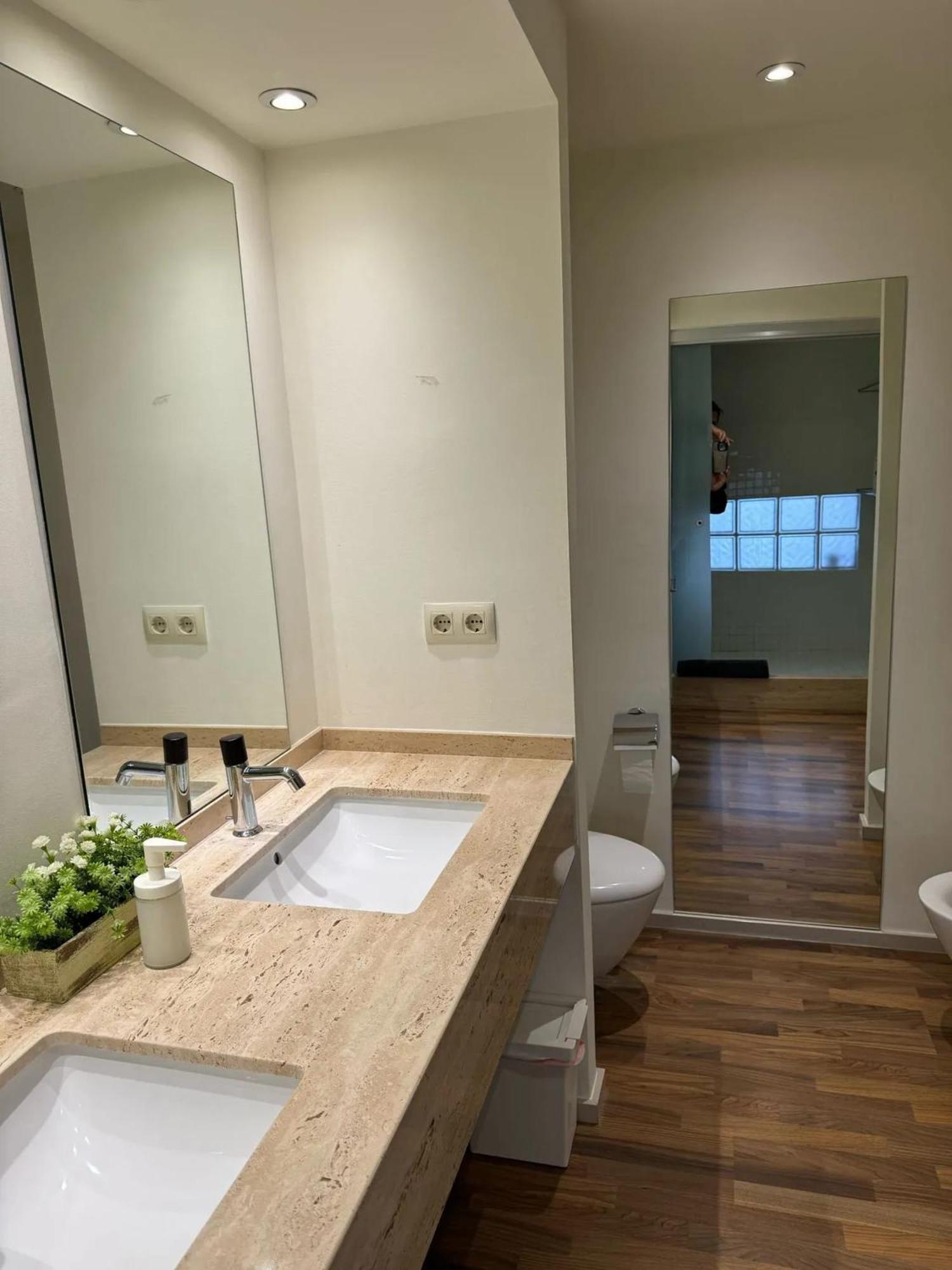 Spacious Apartment In Valencia With Sea View - 160 Sqm Exteriör bild